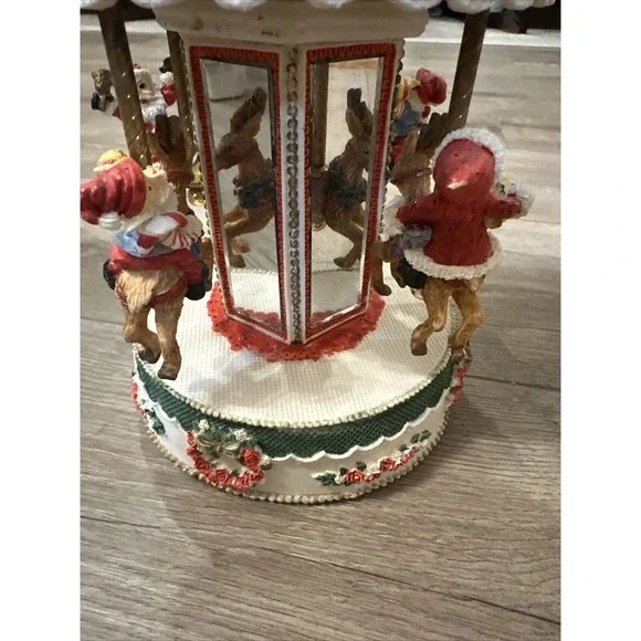 Santa Claus‎ Is Coming To Town Carousel - Musical - Reindeer - Christmas
